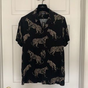 Men’s Tiger Print Short Sleeved Button Down